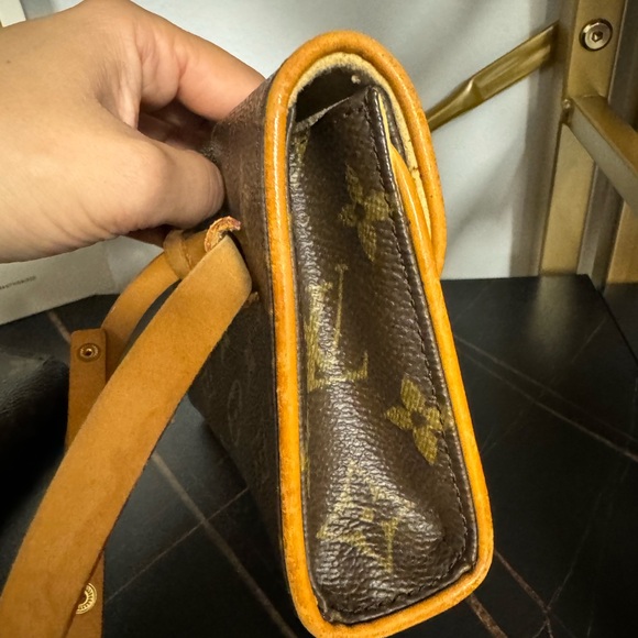 JR10261 Louis Vuitton Monogram Florentine Bum Bag size Small - Picture 2 of 4